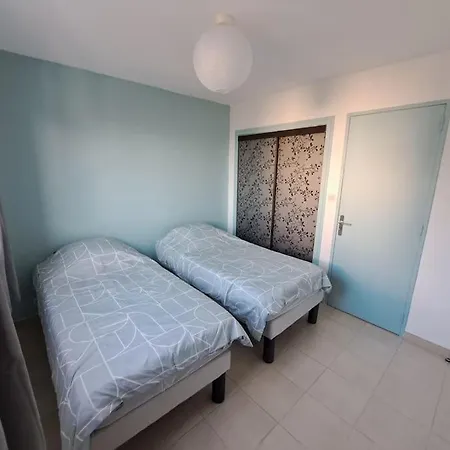 T4 65 M2, 3 A Giens Proche Village Apartman Hyères